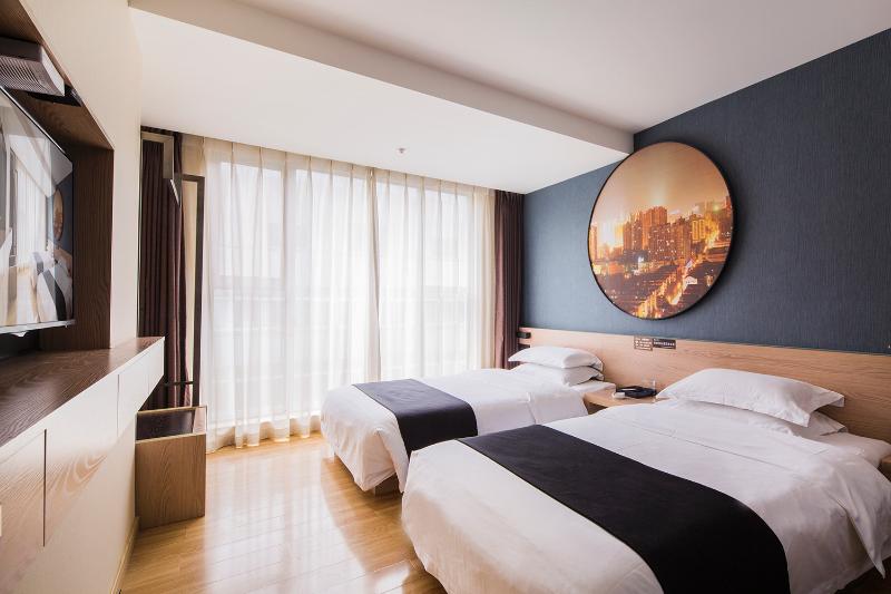 Отель Hollyston