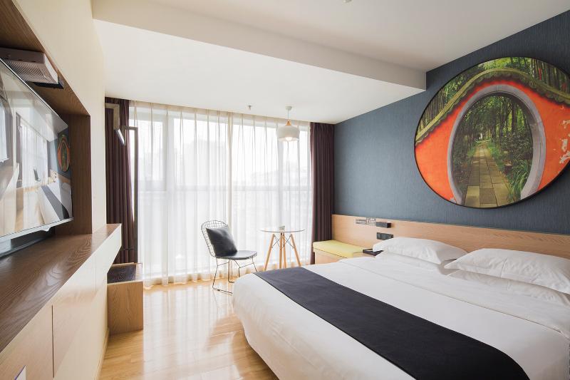 Отель Hollyston