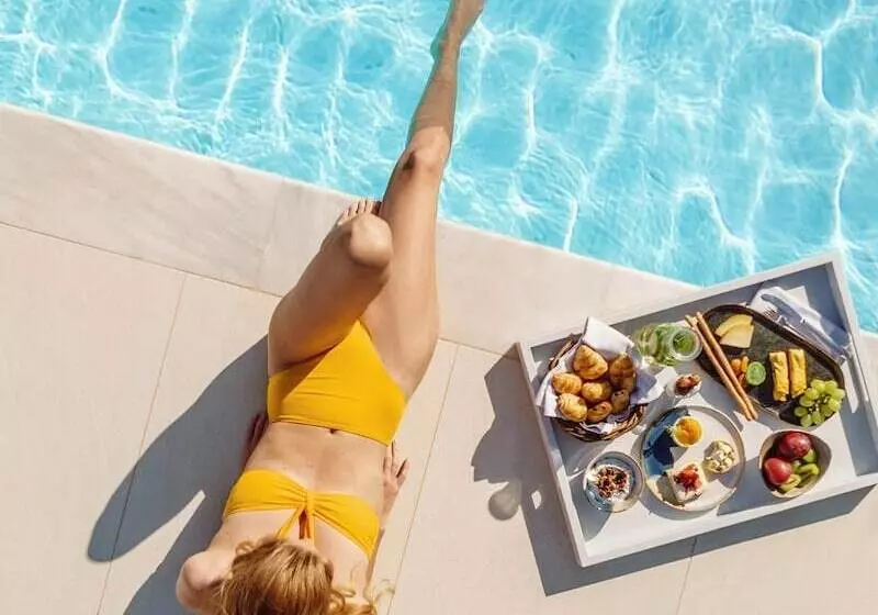 Hotelli Ikos Aria
