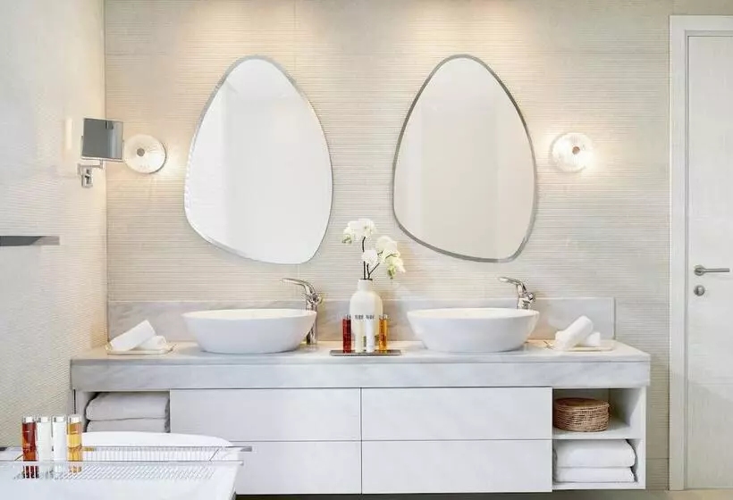 Hotelli Ikos Aria
