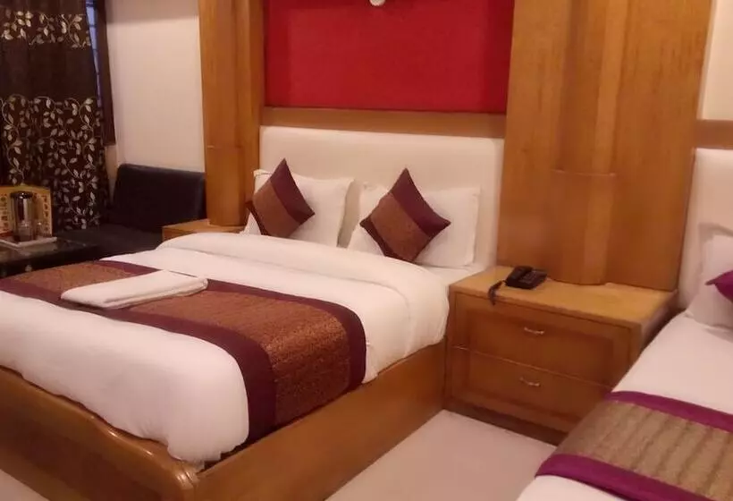 هتل Kumar Palace