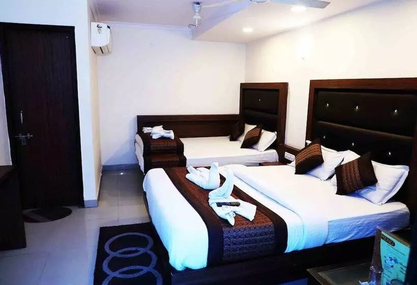 هتل Kumar Palace