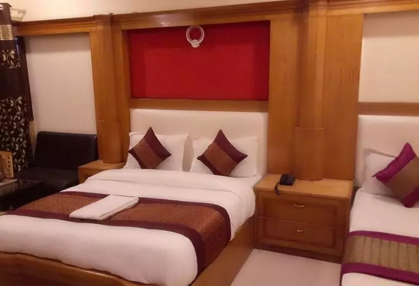 هتل Kumar Palace