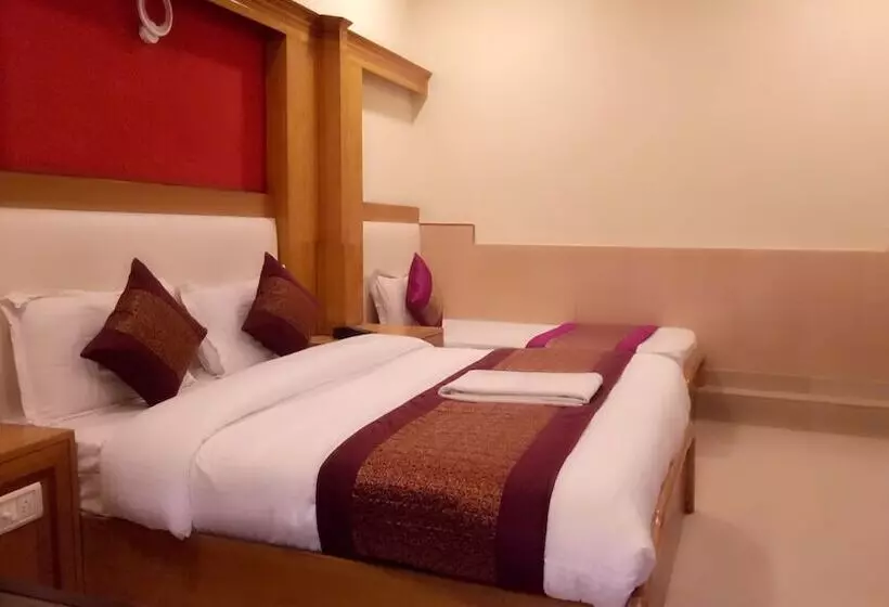 هتل Kumar Palace