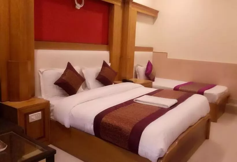 هتل Kumar Palace