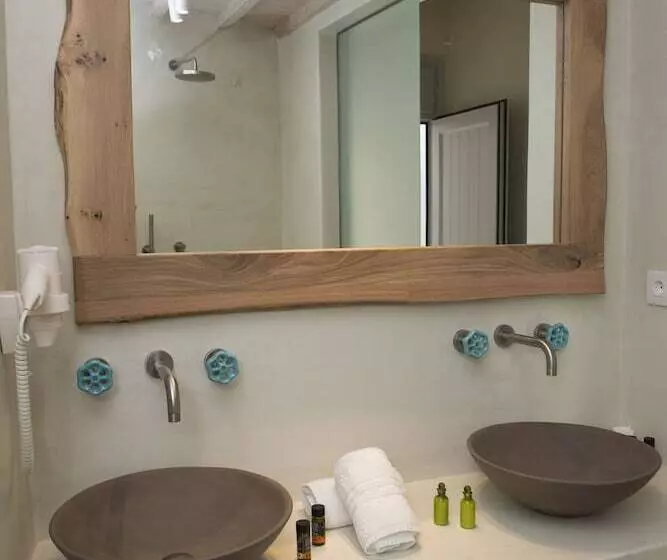 هتل Legacy Suites