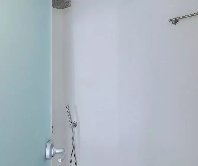 هتل Legacy Suites