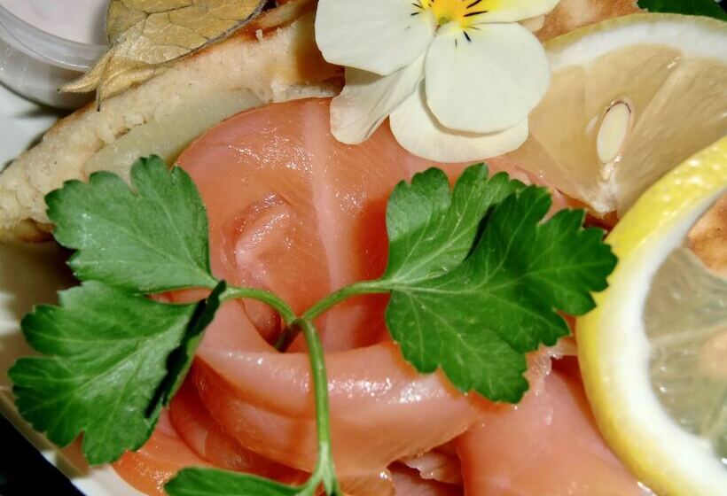 Logis Hotel Restaurant Le Relais D Aligre