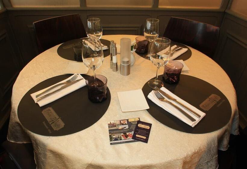 Logis Hotel Restaurant Le Relais D Aligre