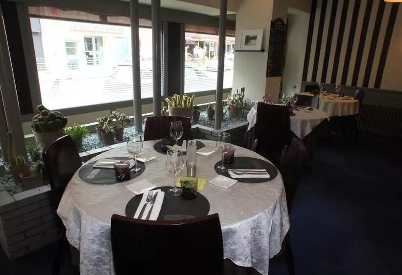 Logis Hotel Restaurant Le Relais D Aligre