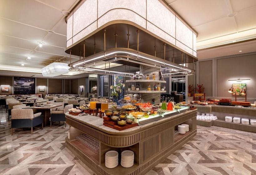 Отель Maxx By Steigenberger Guangzhou Zhujiang New Town Free Shuttle Bus To Canton Fair Complex During C