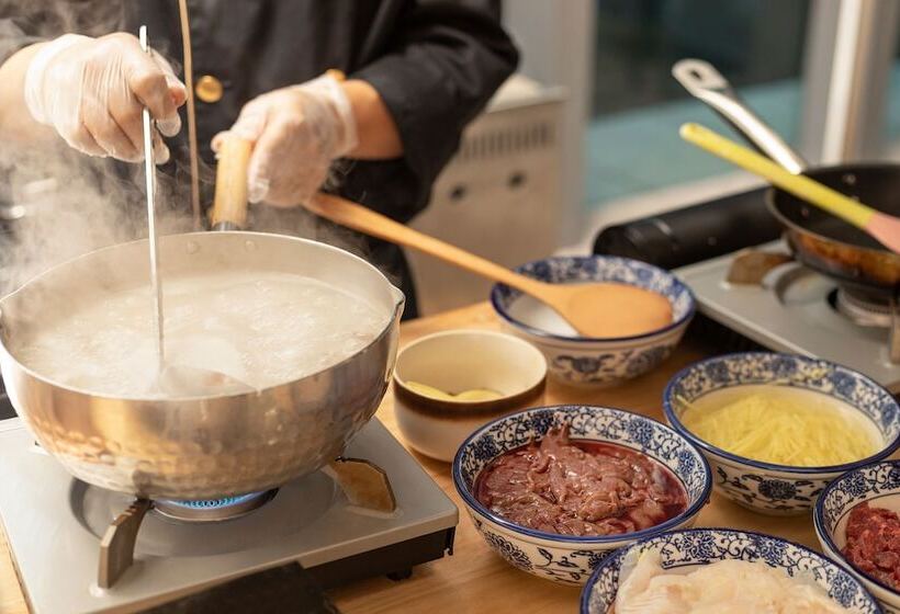 Отель Maxx By Steigenberger Guangzhou Zhujiang New Town Free Shuttle Bus To Canton Fair Complex During C