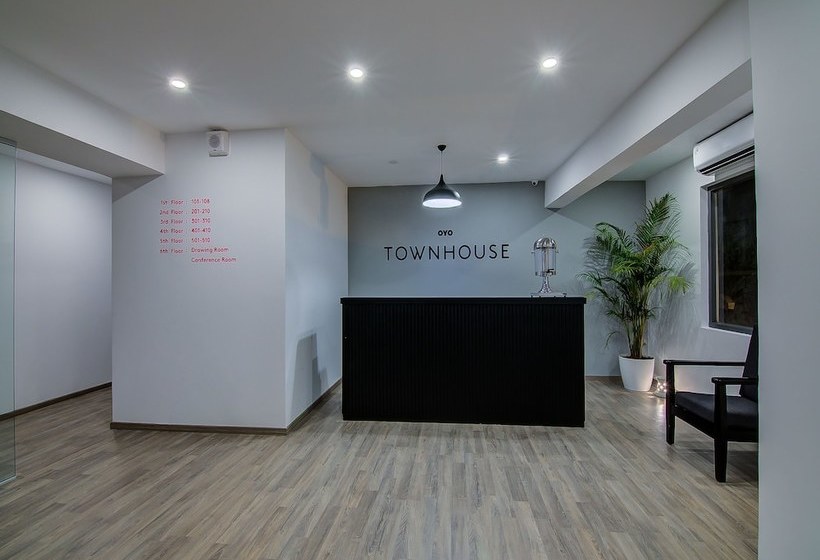 Oyo Townhouse 035 Indiranagar
