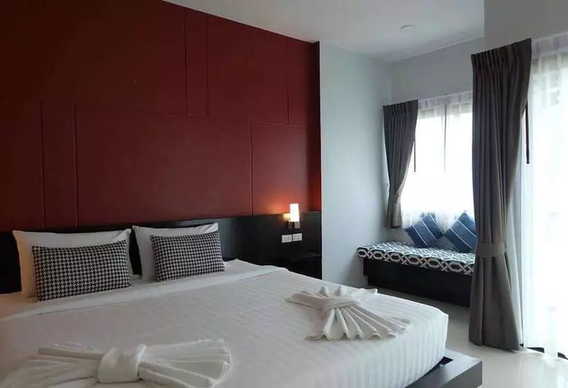 Hotelli Phuket Airport Place