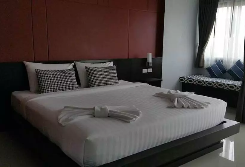 Hotelli Phuket Airport Place