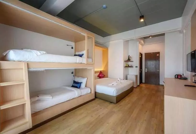 Hotelli Phuket Airport Place