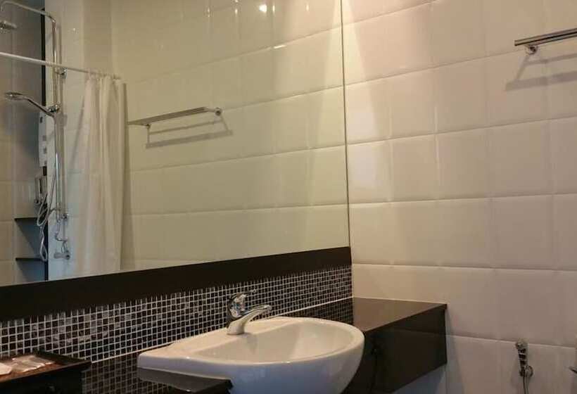 בית מלון כפרי Phuket Airport Place Sha Plus