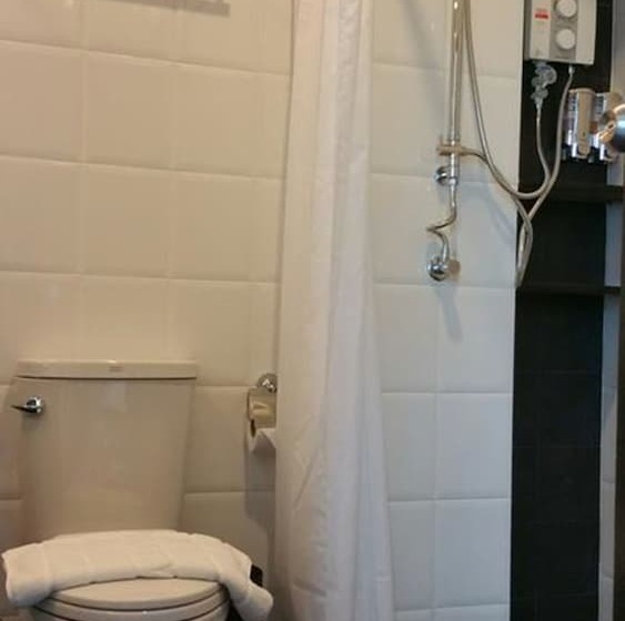 בית מלון כפרי Phuket Airport Place Sha Plus