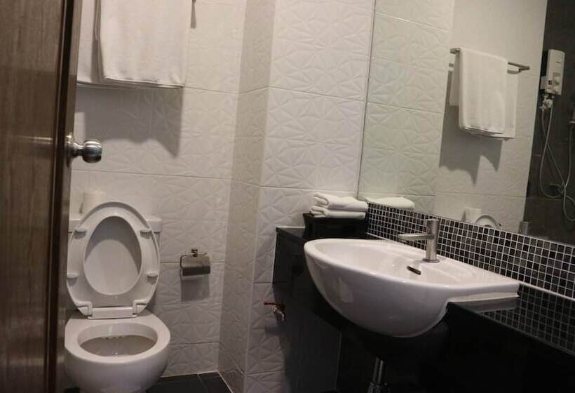 בית מלון כפרי Phuket Airport Place Sha Plus