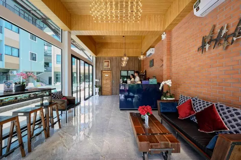 Hotelli Phuket Airport Place