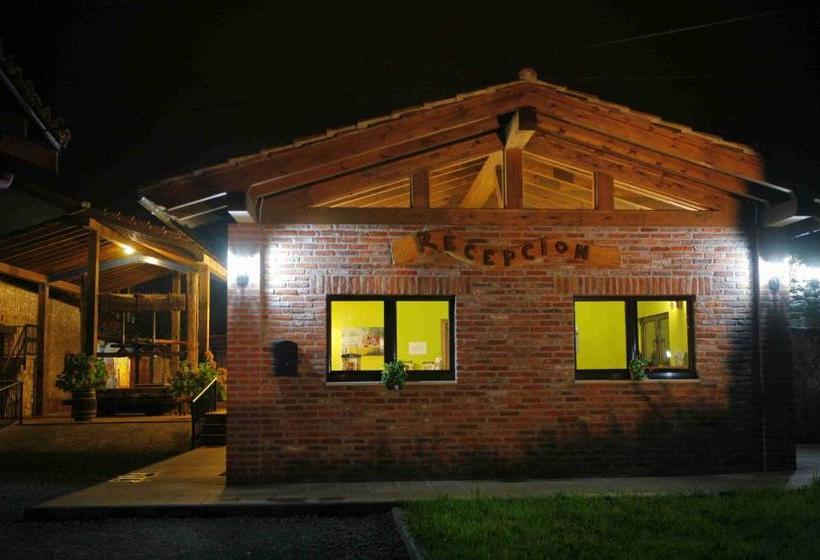 هتل Rural Posada Del Monasterio