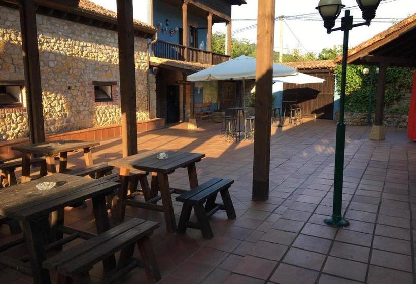 هتل Rural Posada Del Monasterio