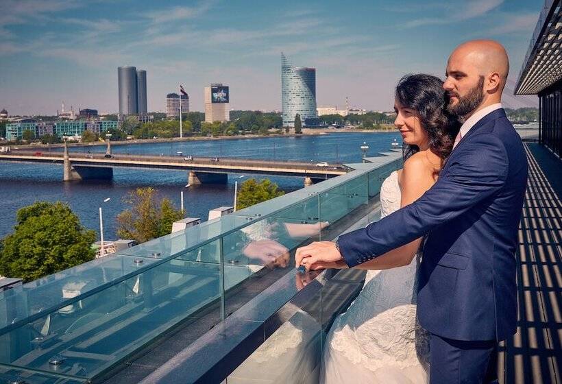 هتل Wellton Riverside Spa