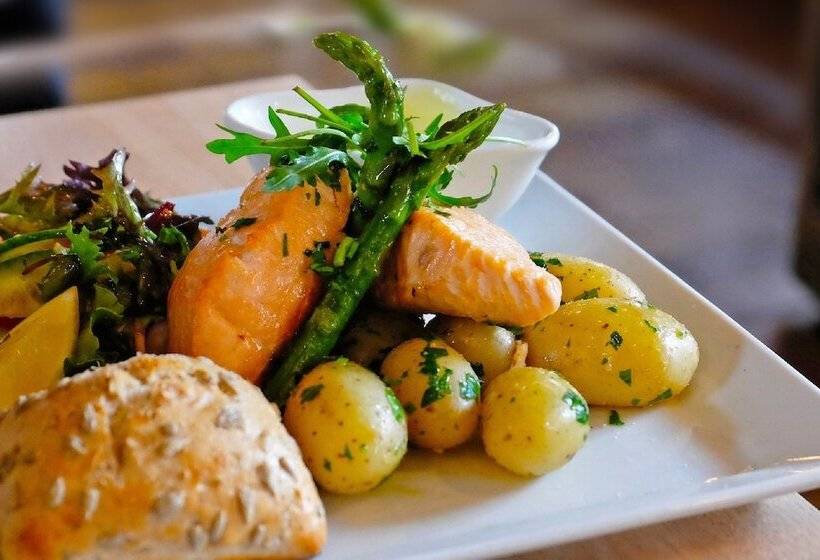 هتل Wellton Riverside Spa