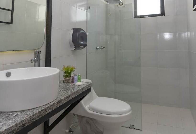 簡易ホテル Nomads Hotel & Rooftop Pool Cancun