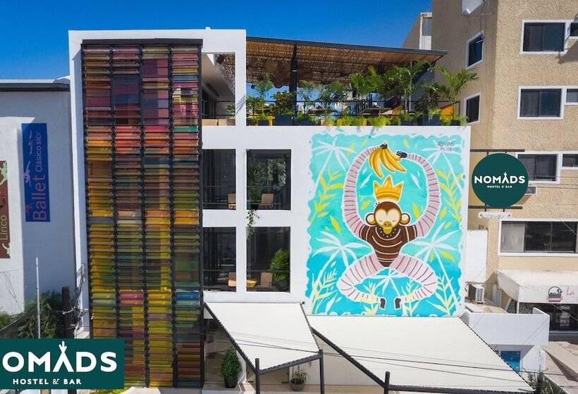 簡易ホテル Nomads Hotel & Rooftop Pool Cancun