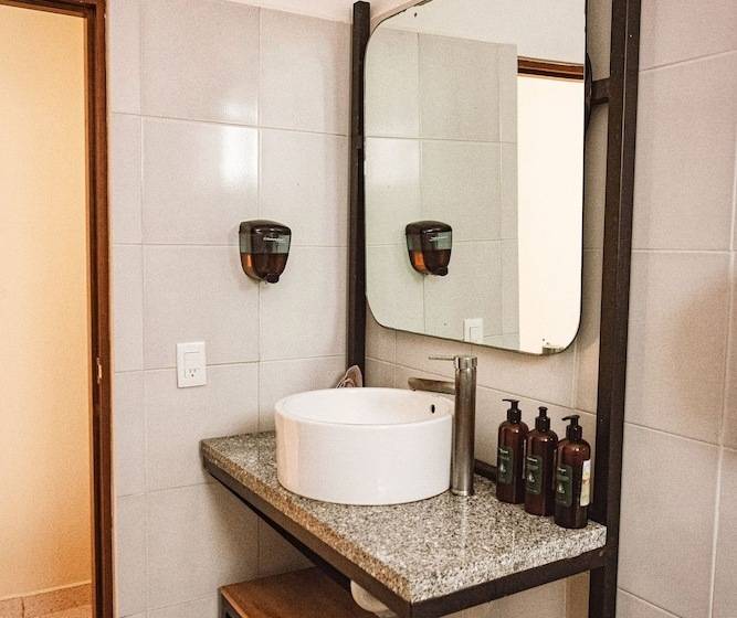 簡易ホテル Nomads Hotel & Rooftop Pool Cancun