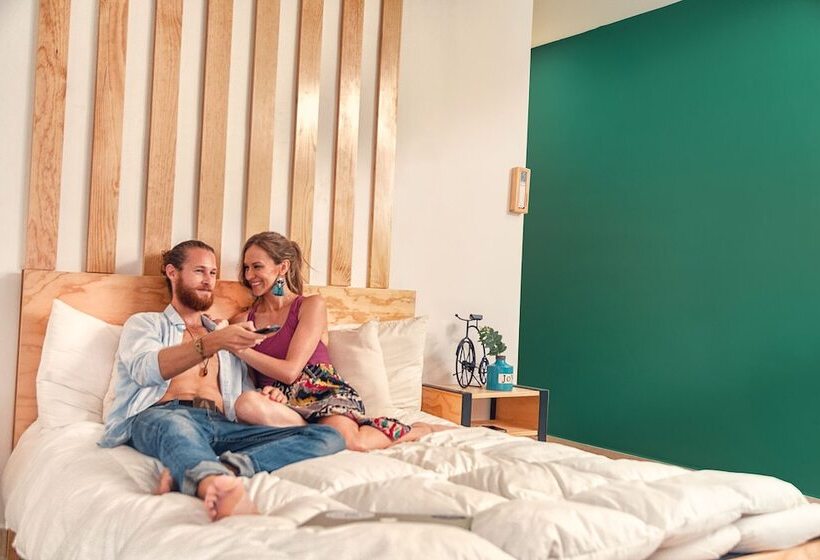 簡易ホテル Nomads Hotel & Rooftop Pool Cancun