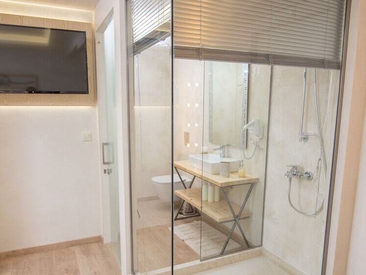 Panellinion Luxury Rooms