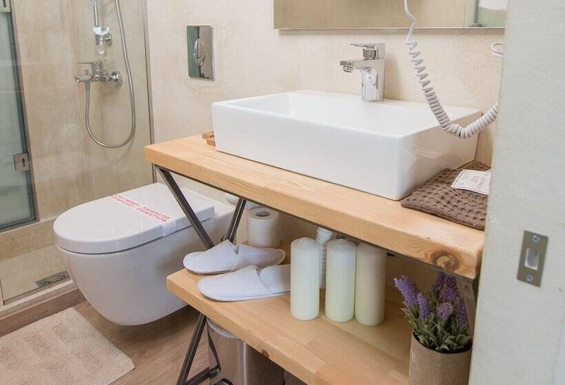 Panellinion Luxury Rooms