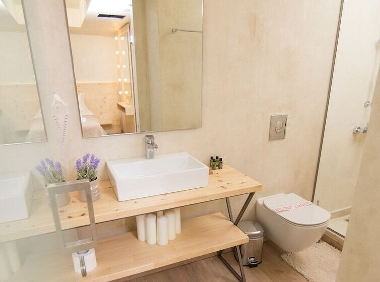 Panellinion Luxury Rooms