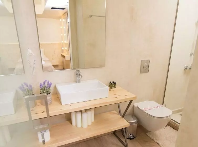 Panellinion Luxury Rooms