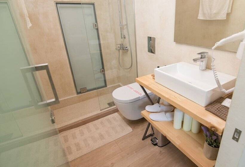 Panellinion Luxury Rooms