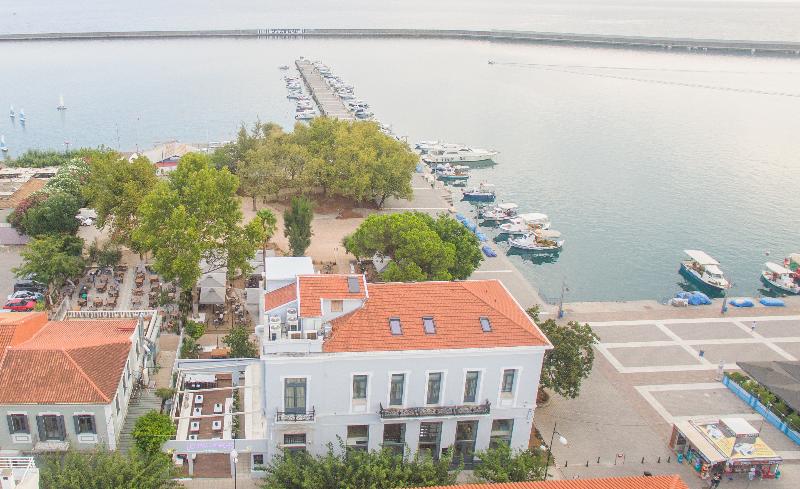 Panellinion Luxury Rooms