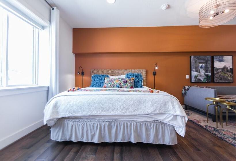 The Bishop Arts Hotel By Qresorts