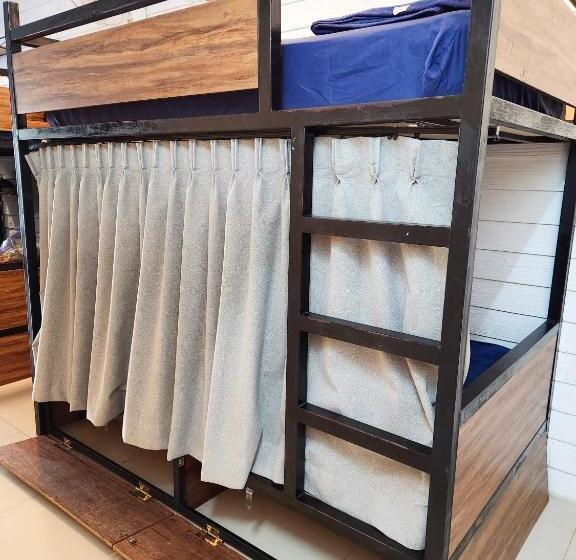 فندق صغير Back Home Backpackers