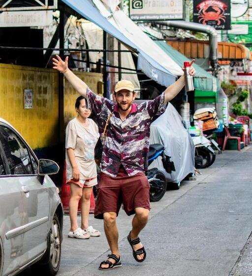 فندق صغير Back Home Backpackers