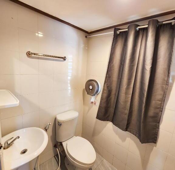 فندق صغير Back Home Backpackers