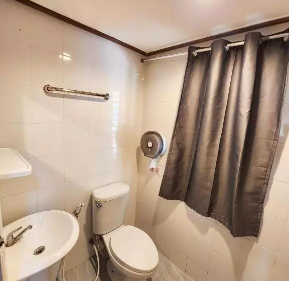 ユースホステル Back Home Backpackers