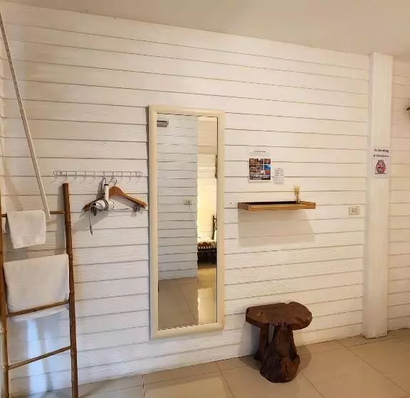 ユースホステル Back Home Backpackers