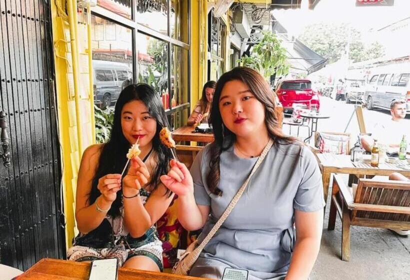 فندق صغير Back Home Backpackers