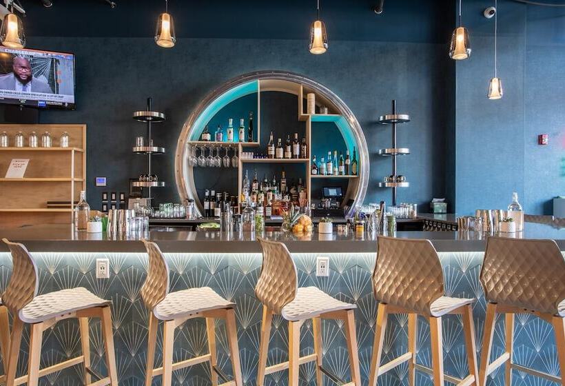 فندق Aloft Buffalo Downtown