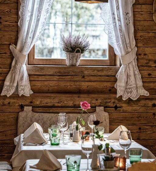 Отель Alpina Wellness & Spa Resort