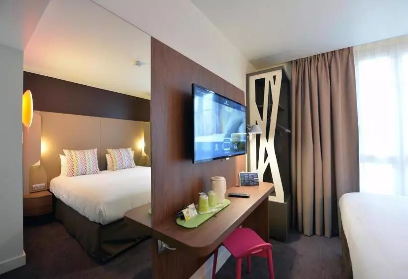 ホテル Campanile Paris  Clichy Centre