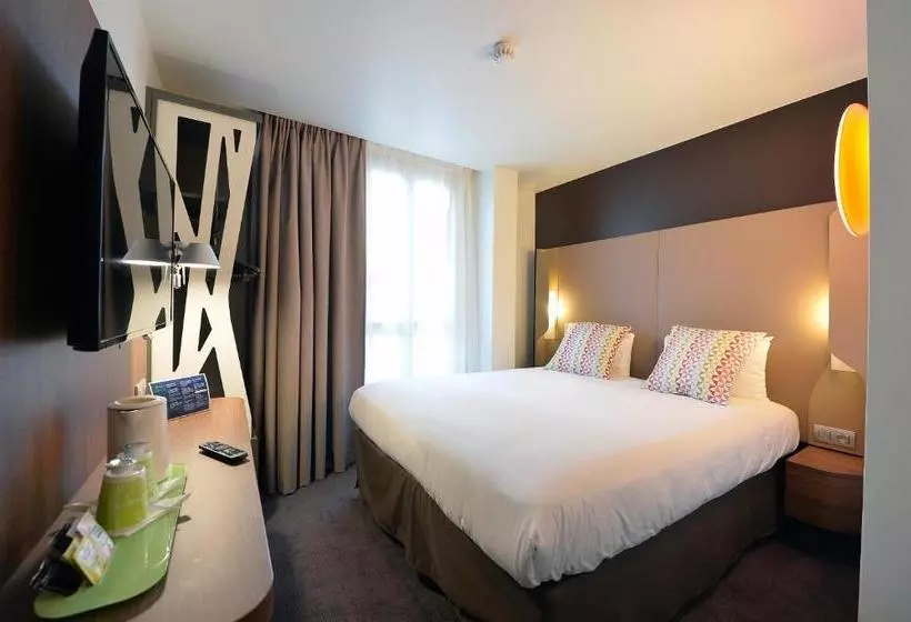 ホテル Campanile Paris  Clichy Centre