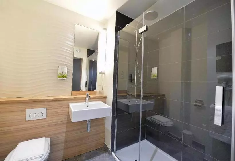 ホテル Campanile Paris  Clichy Centre